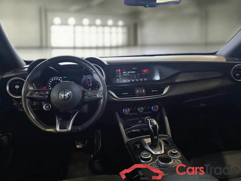 ALFA ROMEO STELVIO / 2017 / 5P / SUV 2.2 TD 160 CV SUPER AT8 RWD #3
