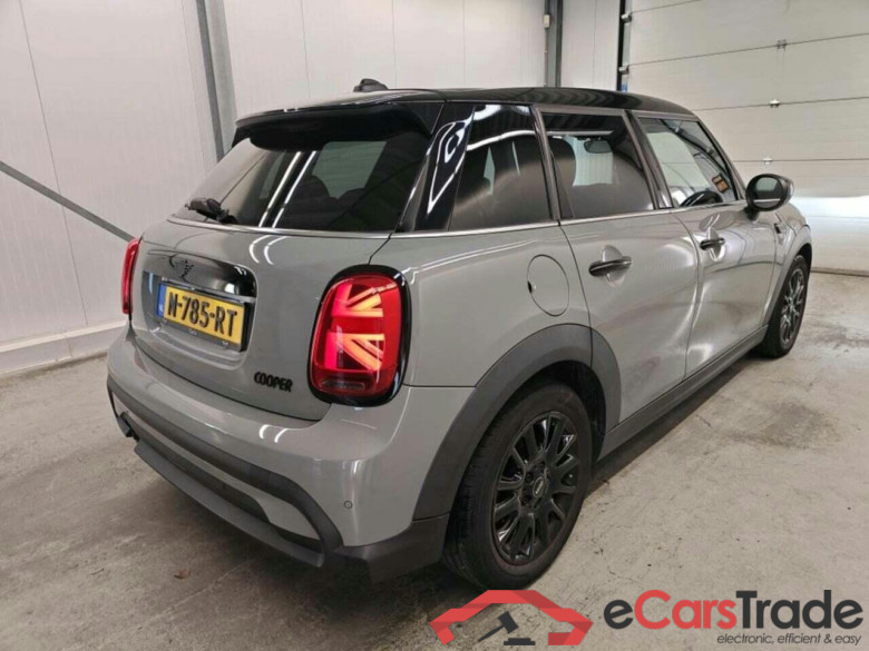 Mini 5-deurs 1.5 Cooper Classic #2