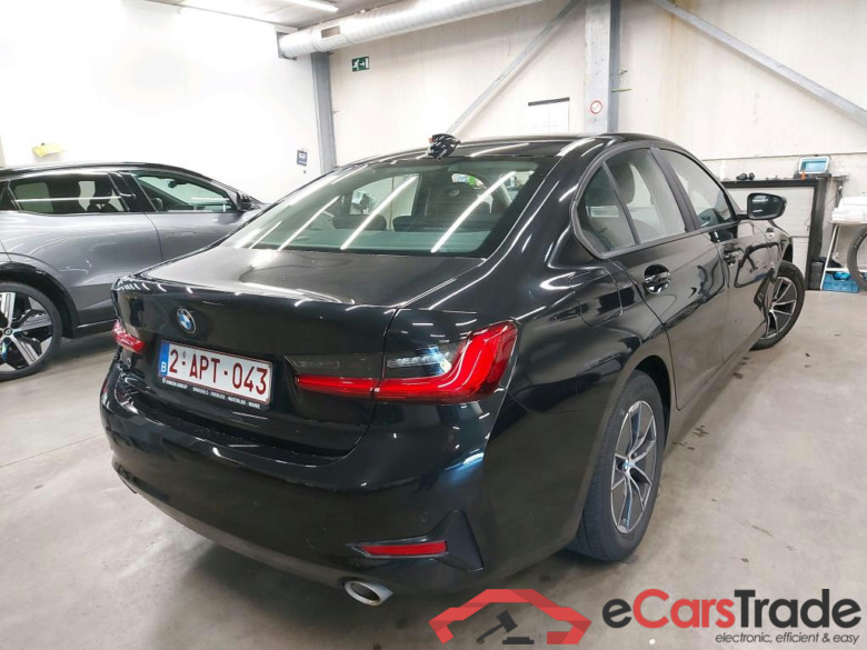 BMW - BMW 3 BERLINE 318i 156PK With Climatic & Navigation & Rear Park Sensors * PETROL * #2