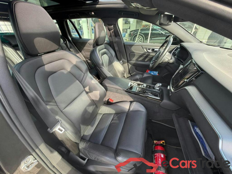 VOLVO V60 PHEV 2.0 T8 AWD R-Design Geartronic #6