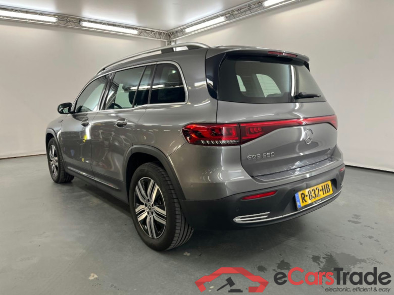 MERCEDES-BENZ EQB 250 Luxury Line 7p. 67 kWh #3