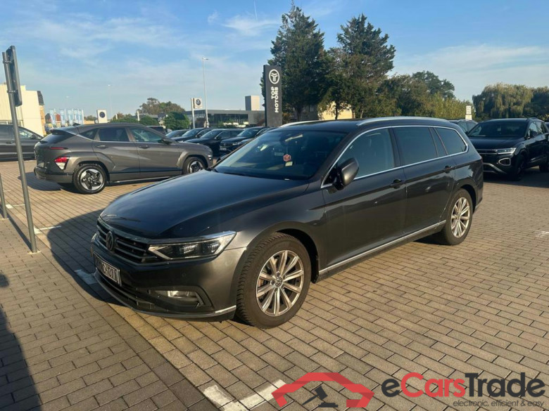 VOLKSWAGEN Passat Variant Dsl SW 2.0 TDi SCR Elegance DSG