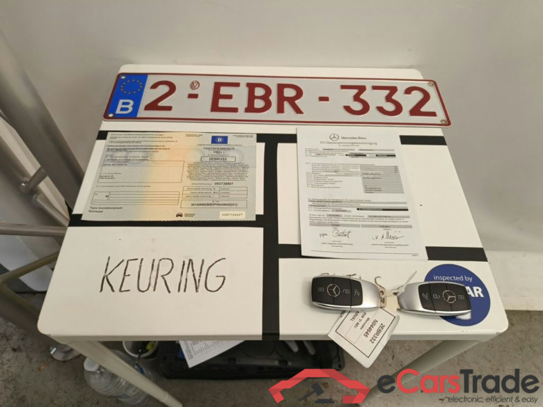 Mercedes-Benz EQB EQB 250 Luxury Line 5d #4
