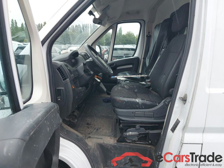 Peugeot Boxer 2.2 BlueHDi S&S 140 Premium 335 L2H2 4d #3