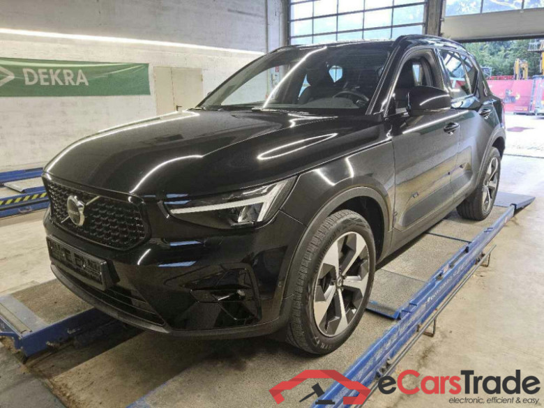 Volvo XC40 (2017->) DE - SUV5 B4 2WD EU6d, Plus Dark, (Facelift) 2022 - 2024