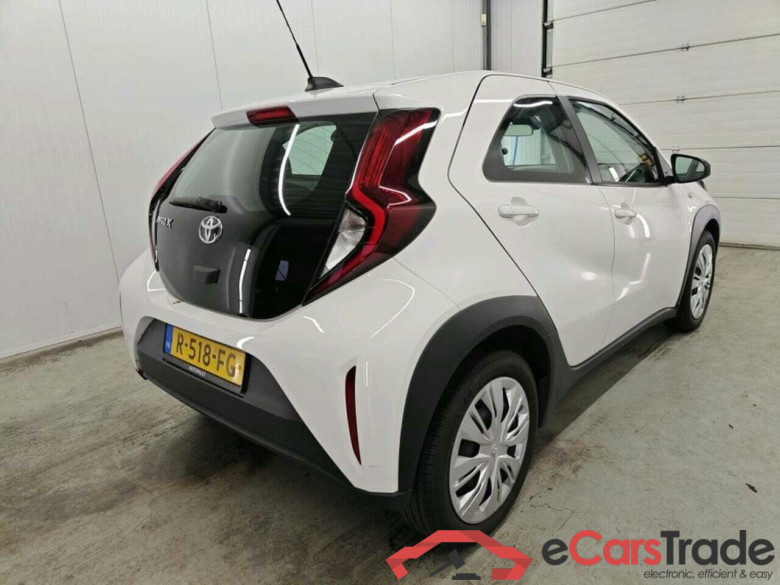 TOYOTA Aygo X 1.0 VVT-i MT Play #2