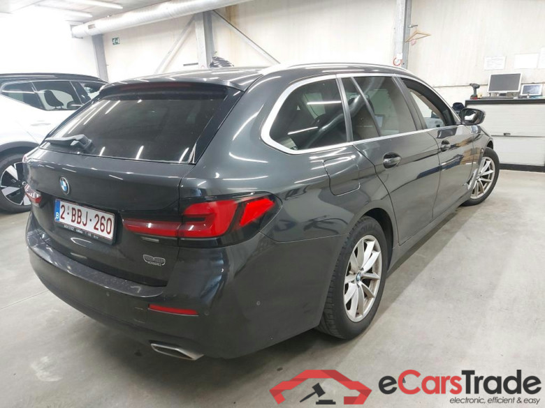 BMW - BMW 5 TOURING 518dA 136PK Business Edition & Pack Business With Dakota Heated Seats & Pack Driving Assistant & Parking Assistant Pack #2