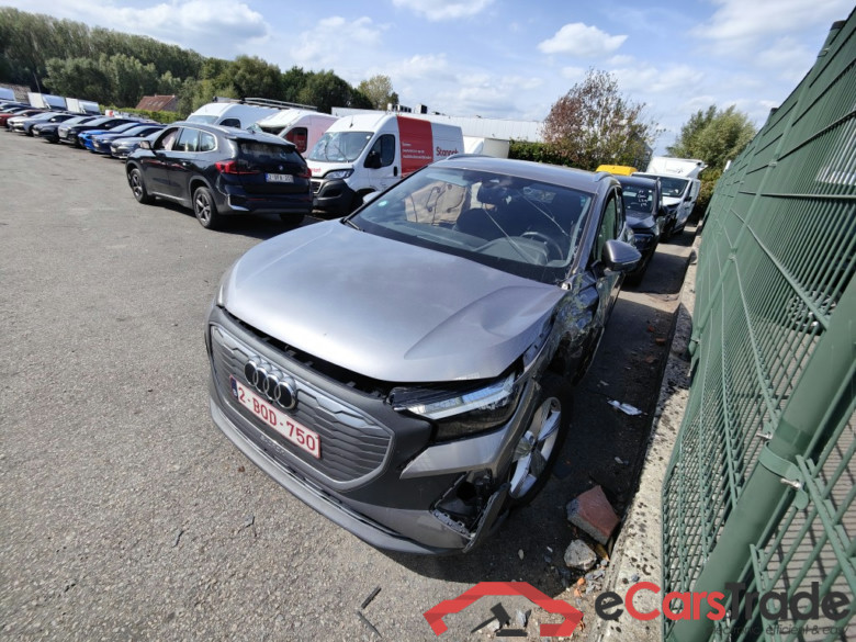 Audi Q4 e-tron 40 e-tron Attraction 5d !! Damaged car !!!