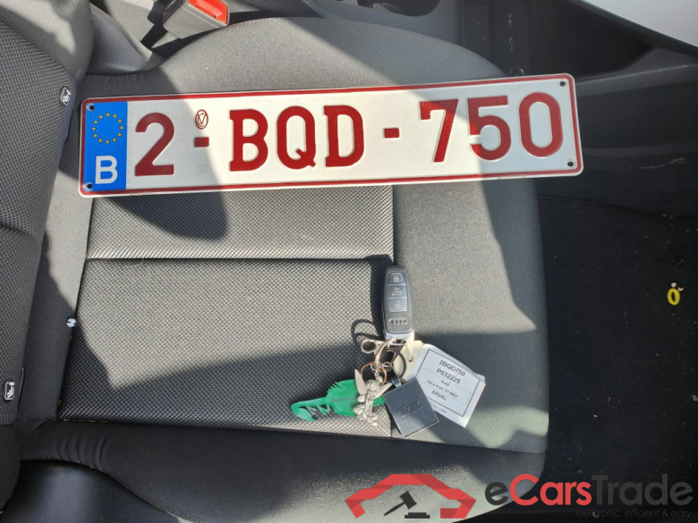 Audi Q4 e-tron 40 e-tron Attraction 5d !! Damaged car !!! #4