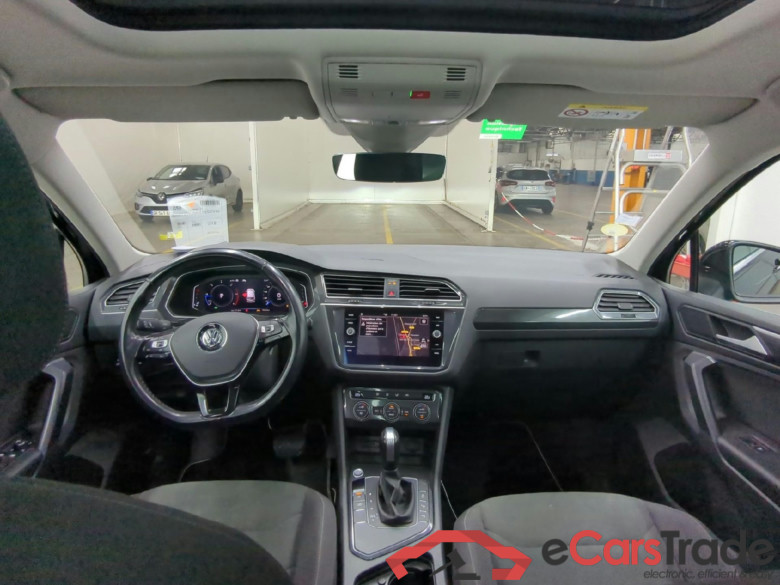 VOLKSWAGEN Tiguan / 2016 / 5P / SUV 2.0 TDI 150 DSG7 Carat #5