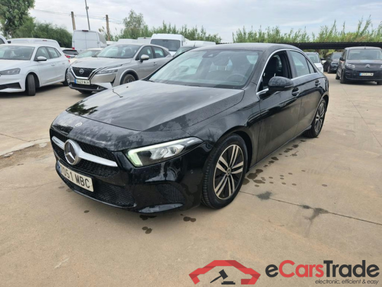 MERCEDES-BENZ Clase A / 2018 / 4P / sedán Sedán A 200 d