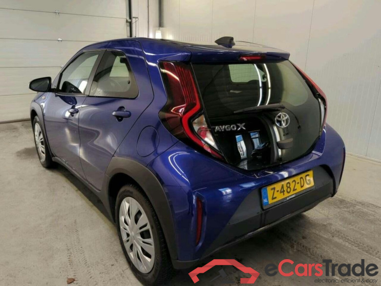 TOYOTA Aygo X 1.0 VVT-i MT Play #6