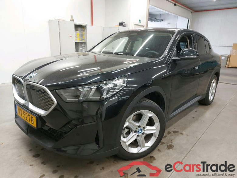 BMW I - BMW IX2 xDrive30 313PK With Climatic & Navigation & Cruise Control & Heated Seats  * ELECTRIC *