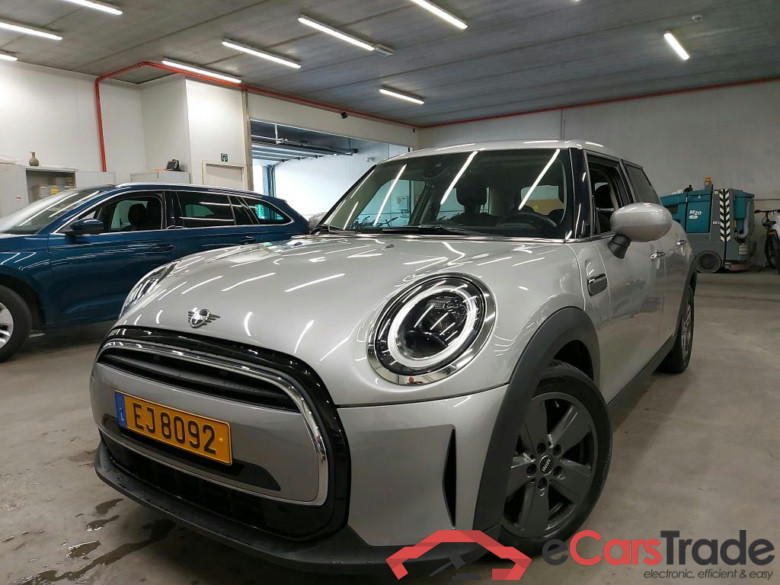 MINI - MIN COOPER 5D 1.5iA 136PK With Climatic & Navigation & Cruise Conntrol & Rear Park Sensors   * PETROL * #1