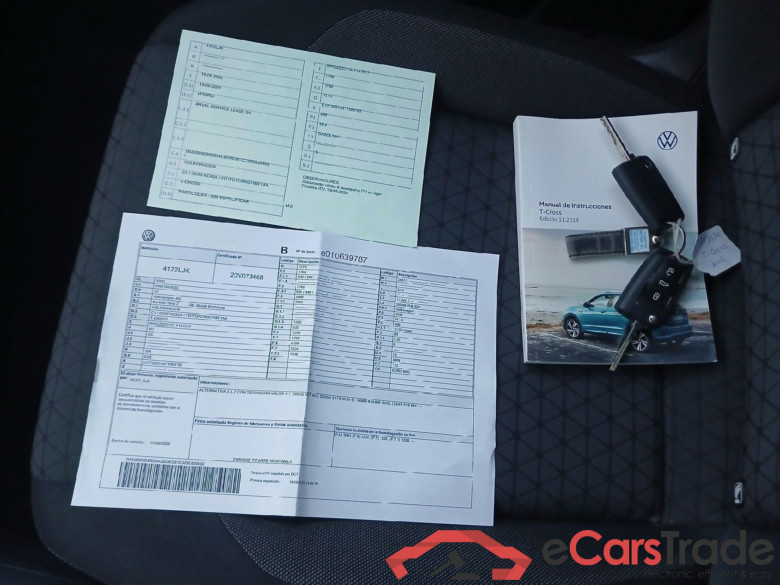VOLKSWAGEN T-Cross / 2018 / 5P / todoterreno Advance 1.0 TSI 85kW (115CV) DSG (AC) #5