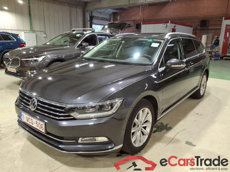 VOLKSWAGEN PASSAT VARIANT DIESEL - 2015 1.6 TDi Highline Business DSG (EU6.2) STOCK