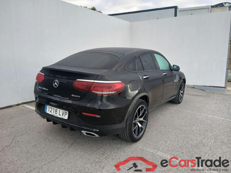 MERCEDES-BENZ GLC Coupé / 2019 / 5P / coupé GLC 300 de 4MATIC #2