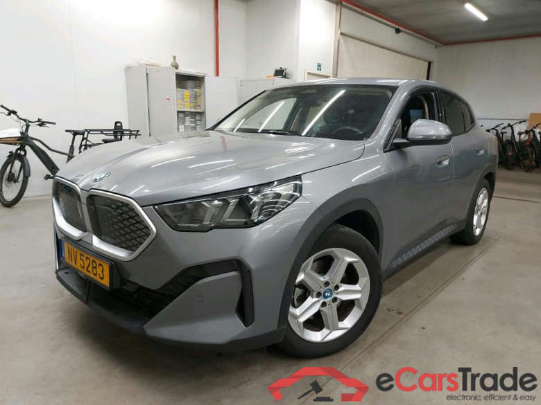 BMW iX2 xDrive30 Aut. LED LC-Pro Navi-Pro KeylessGo Camera Klima PDC ... #1