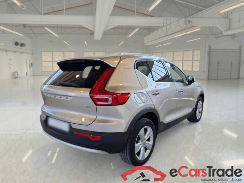 VOLVO XC40 / 2021 / 5P / SUV B3 AUTOMATICO PLUS BRIGHT #2