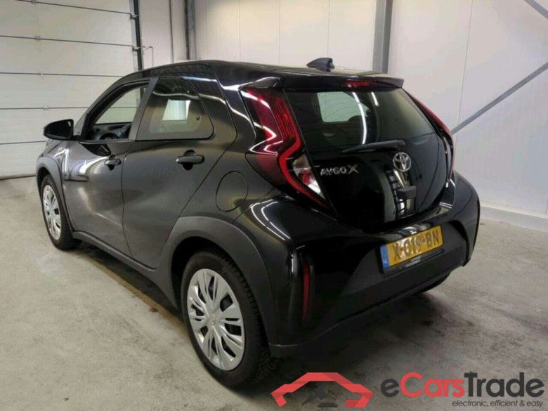 TOYOTA Aygo X 1.0 VVT-i MT Play #6
