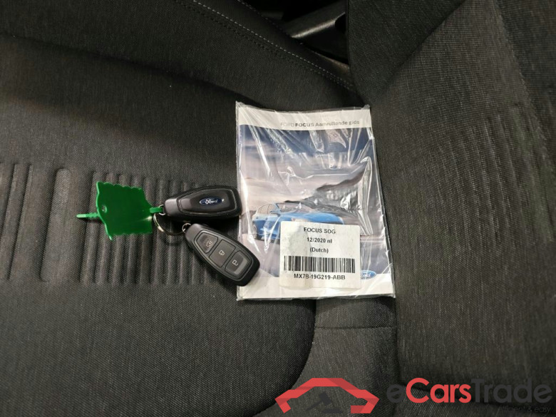 Ford Focus 1.0 EcoBo Hybrid 125pk Active Bus Wagon 5d #4