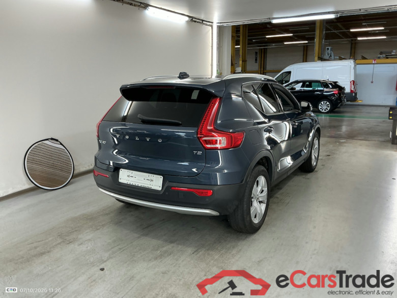 VOLVO XC40 1.5 T2 MOMENTUM PRO #4