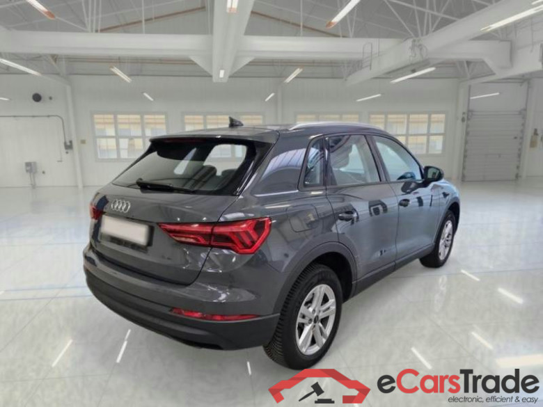 AUDI Q3 / 2018 / 5P / SUV 45 TFSI E S TRONIC BUSINESS #2