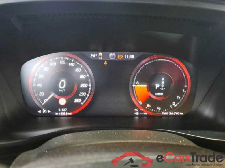 VOLVO XC40 / 2021 / 5P / SUV T5 RECHARGE PLUG-IN AUTO CORE #4