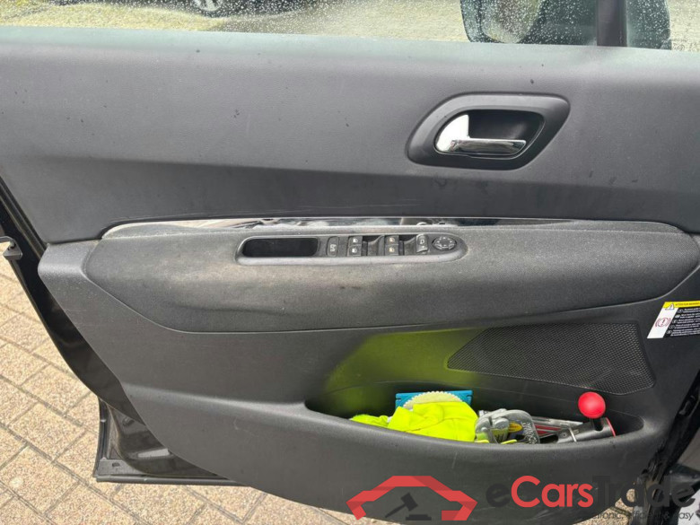 PEUGEOT 5008 Dsl 1.6 HDi Style FAP #6