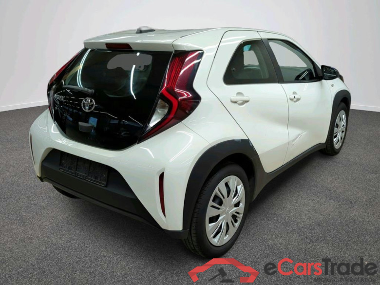 Aygo X Play 1.0 53KW MT5 E6d #2