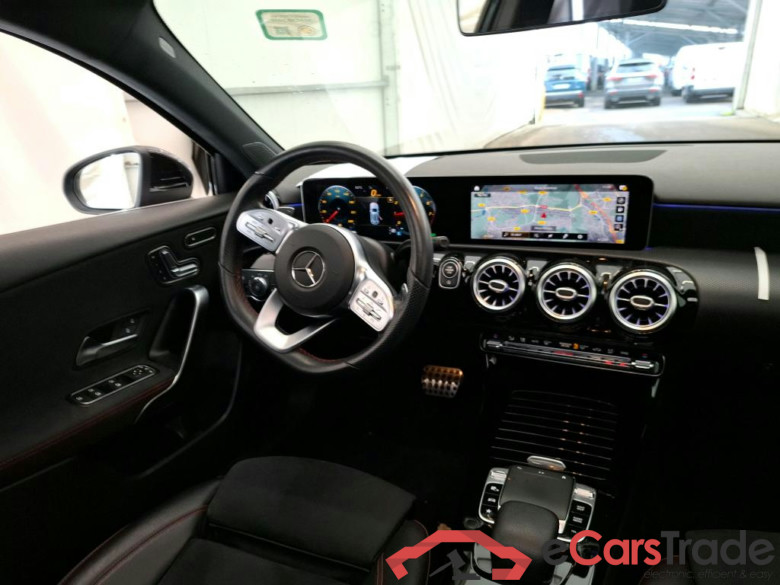 MERCEDESBENZ Classe A 5p Berline A 200 AMG Line 7GDCT #5