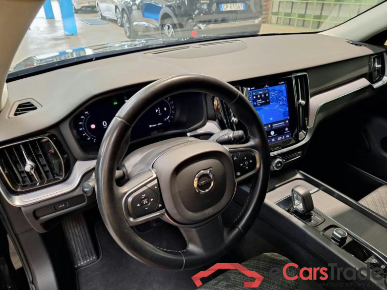 VOLVO V60 / 2019 / 5P / STATION WAGON B4 D AUTOM.CORE #3