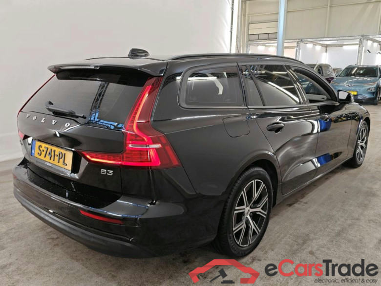Volvo V60 B3 Automaat Essential 5d #2