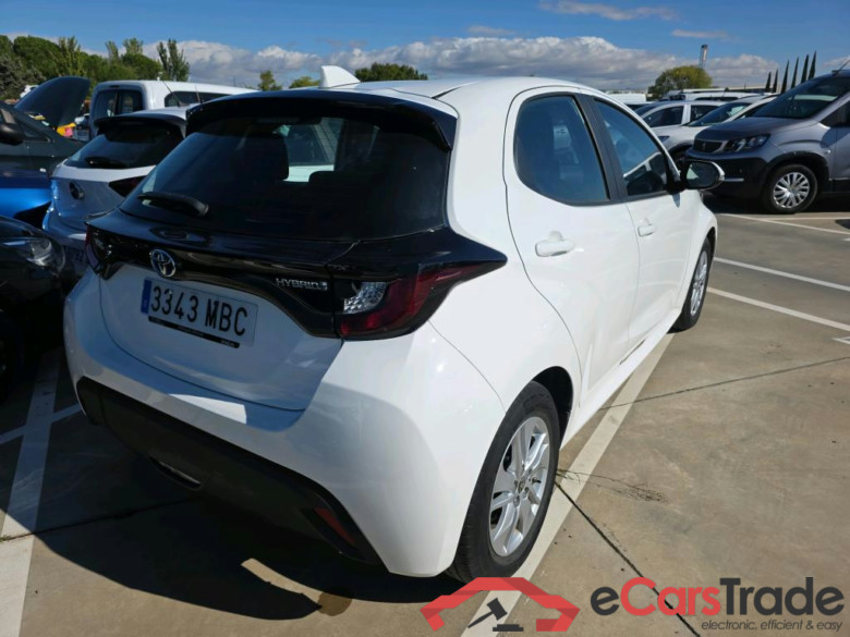 TOYOTA Yaris / 2020 / 5P / berlina con portón 1.5 120H Business Plus #2