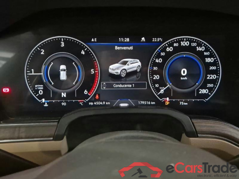 VOLKSWAGEN TOUAREG / 2018 / 5P / SUV 3.0 V6 TDI SCR 170KW ATMOSPHERE #4