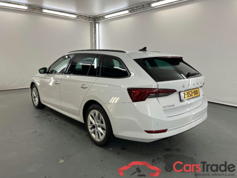 SKODA OCTAVIA COMBI 1.5 e-TSI Business Edition #3