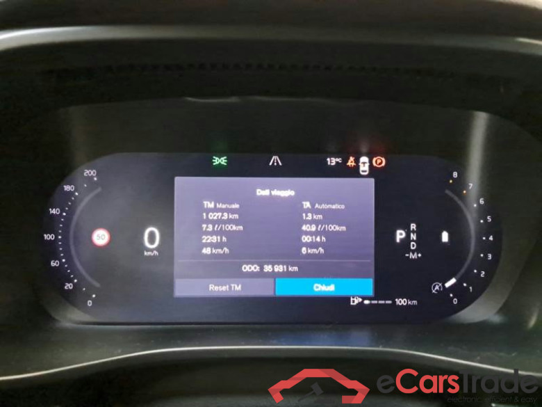 VOLVO XC40 / 2021 / 5P / SUV B3 AUTOMATICO CORE #4
