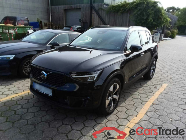 Volvo XC40 (2017->) DE - SUV5 B4 2WD EU6d, Plus Dark, (Facelift) 2022 - 2024