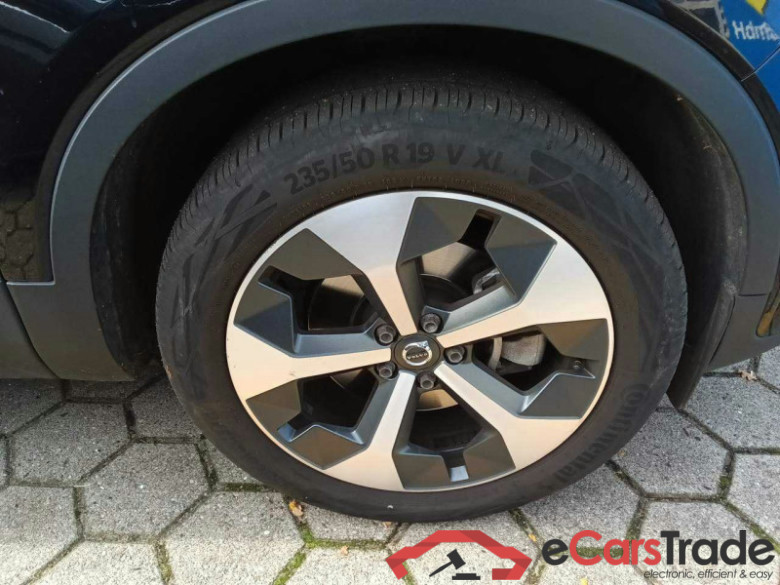 Volvo XC40 (2017->) DE - SUV5 B4 2WD EU6d, Plus Dark, (Facelift) 2022 - 2024 #5